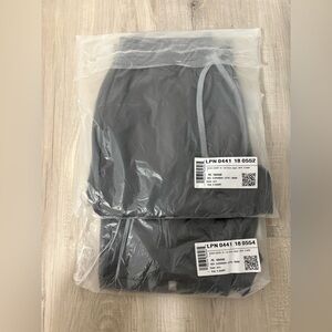 Fabletics Onyx on-call scrub jogger Inseam 26” size S x2
TWO JOGGERS NOT ONE